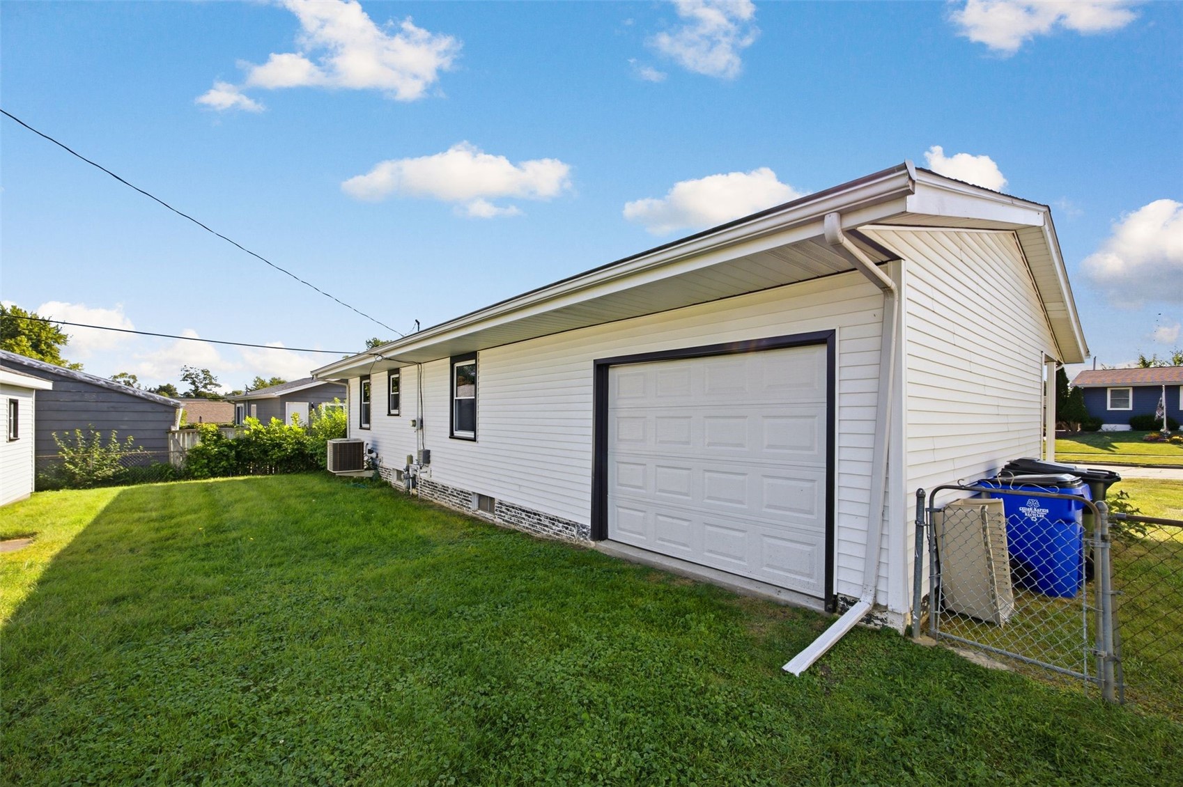 5818 Eastview Avenue SW Cedar Rapids IA 52404