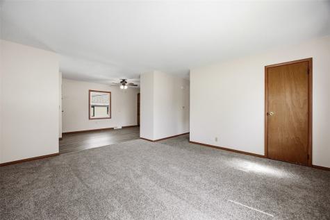 5818 Eastview Avenue SW Cedar Rapids IA 52404