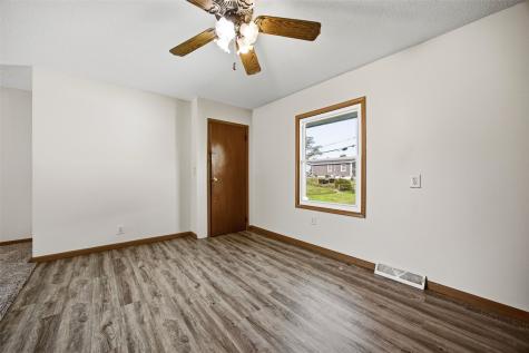 5818 Eastview Avenue SW Cedar Rapids IA 52404