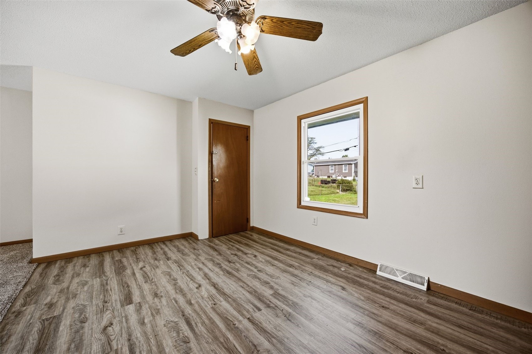 5818 Eastview Avenue SW Cedar Rapids IA 52404