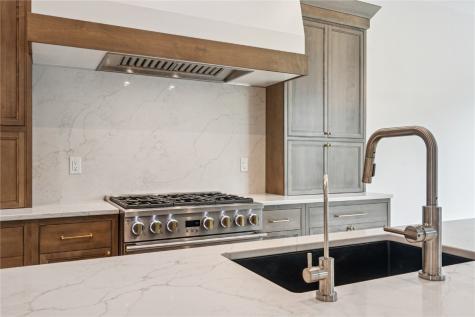 3659 Mclain Way Hiawatha IA 52233