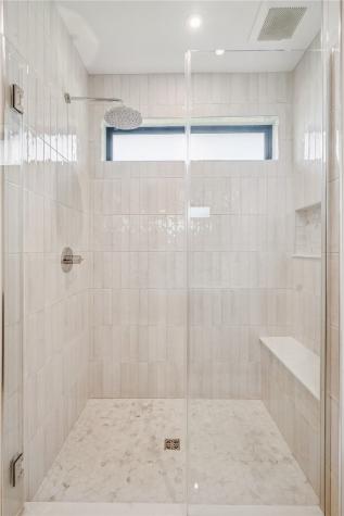 3659 Mclain Way Hiawatha IA 52233