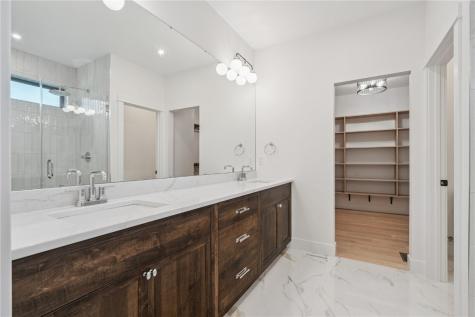 3659 Mclain Way Hiawatha IA 52233