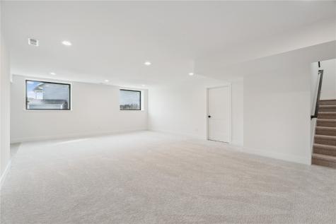 3659 Mclain Way Hiawatha IA 52233