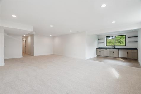 3659 Mclain Way Hiawatha IA 52233