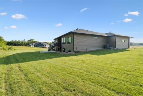 3659 Mclain Way Hiawatha IA 52233