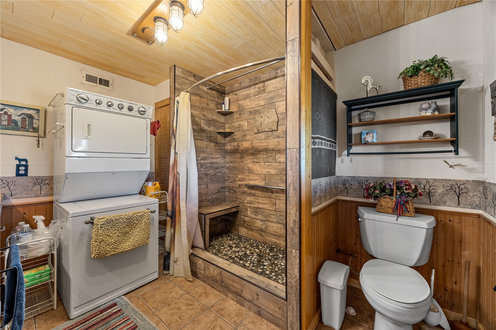 1921 210 Street Manchester IA 52057