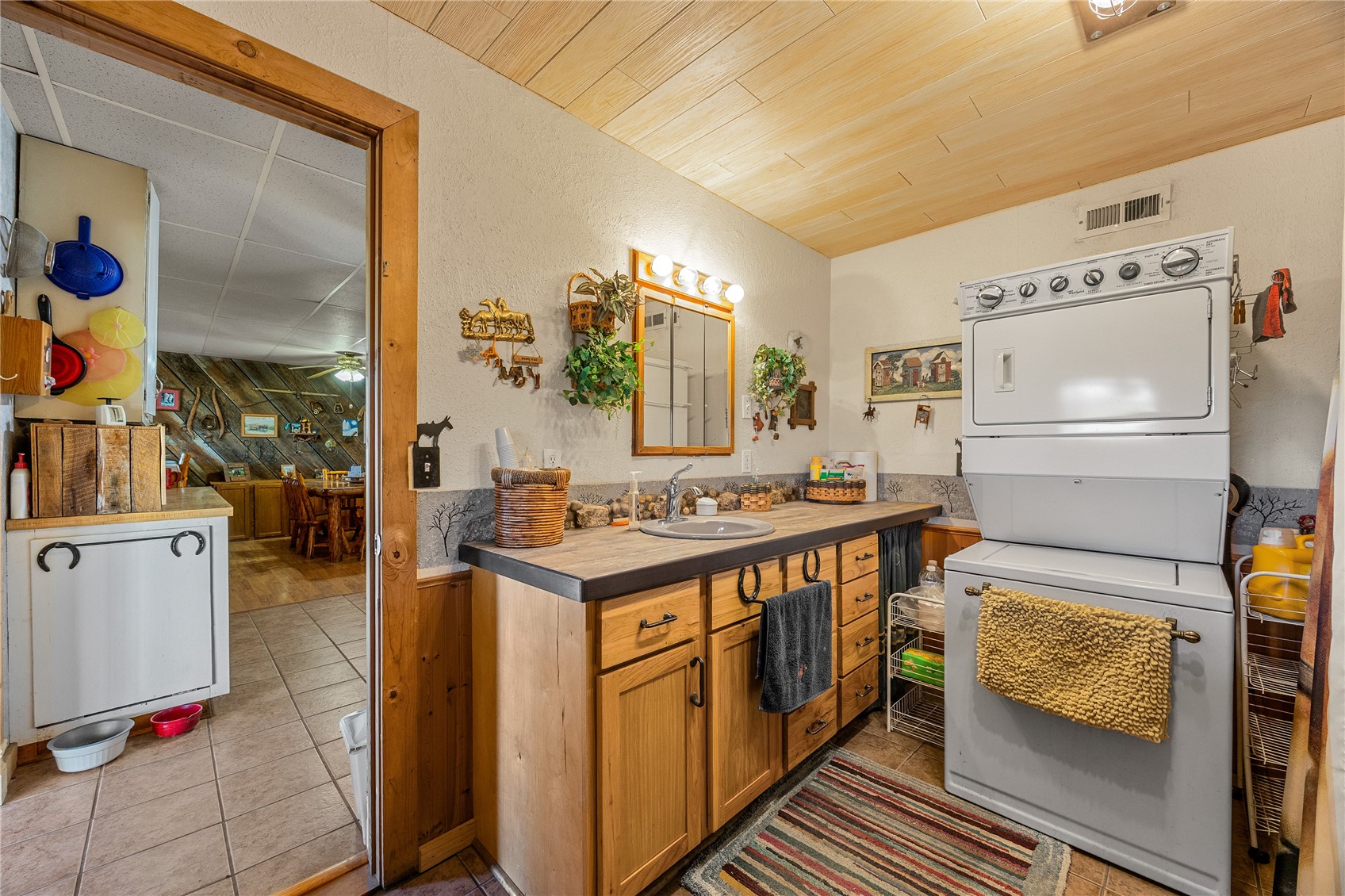 1921 210 Street Manchester IA 52057