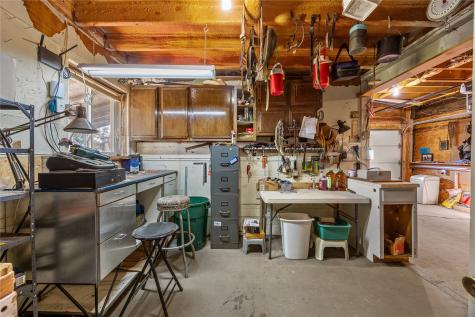 1921 210 Street Manchester IA 52057