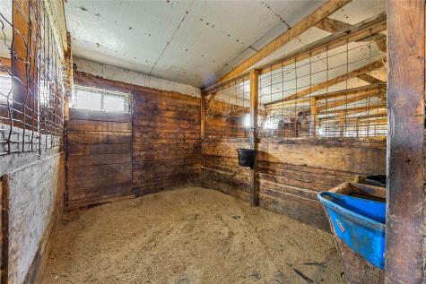1921 210 Street Manchester IA 52057