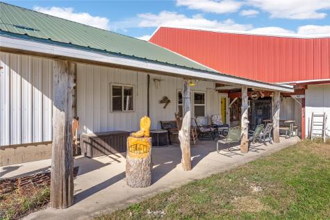 1921 210 Street Manchester IA 52057