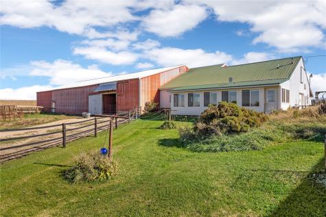1921 210 Street Manchester IA 52057