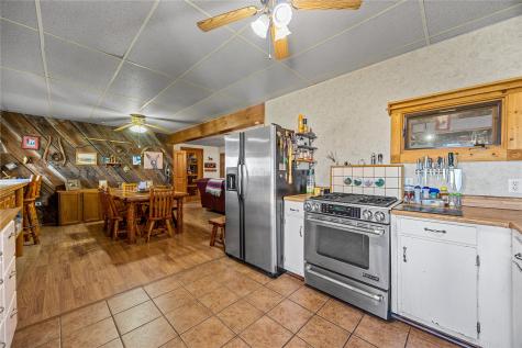 1921 210 Street Manchester IA 52057