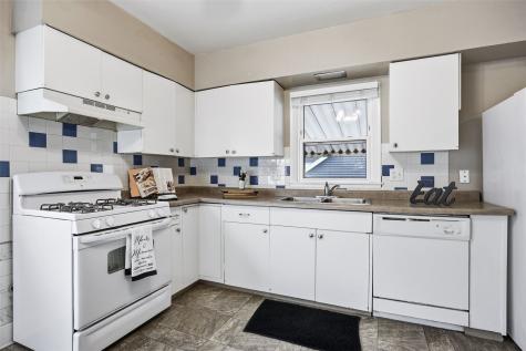 1727 Maple Drive NW Cedar Rapids IA 52405