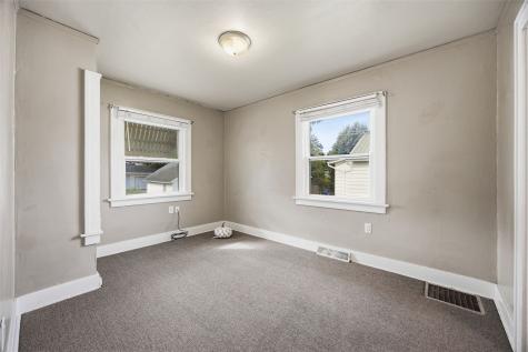 1727 Maple Drive NW Cedar Rapids IA 52405