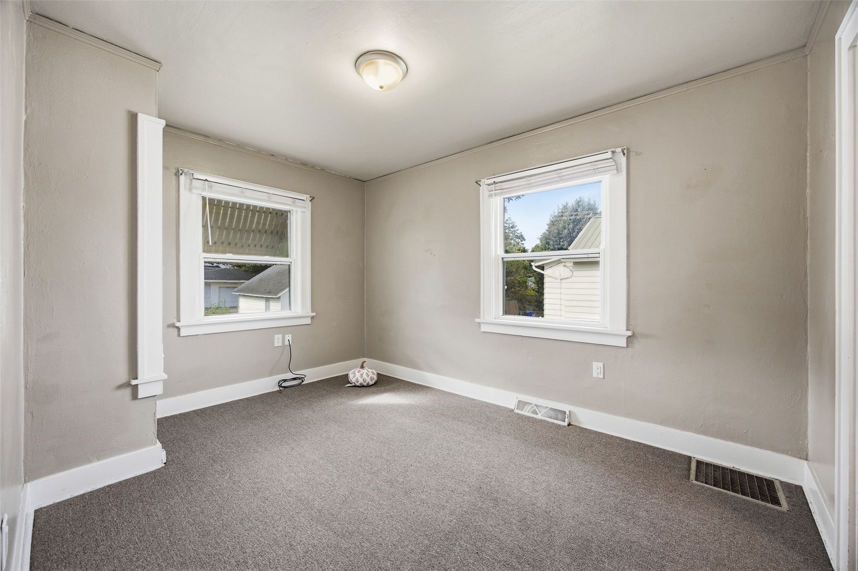 1727 Maple Drive NW Cedar Rapids IA 52405