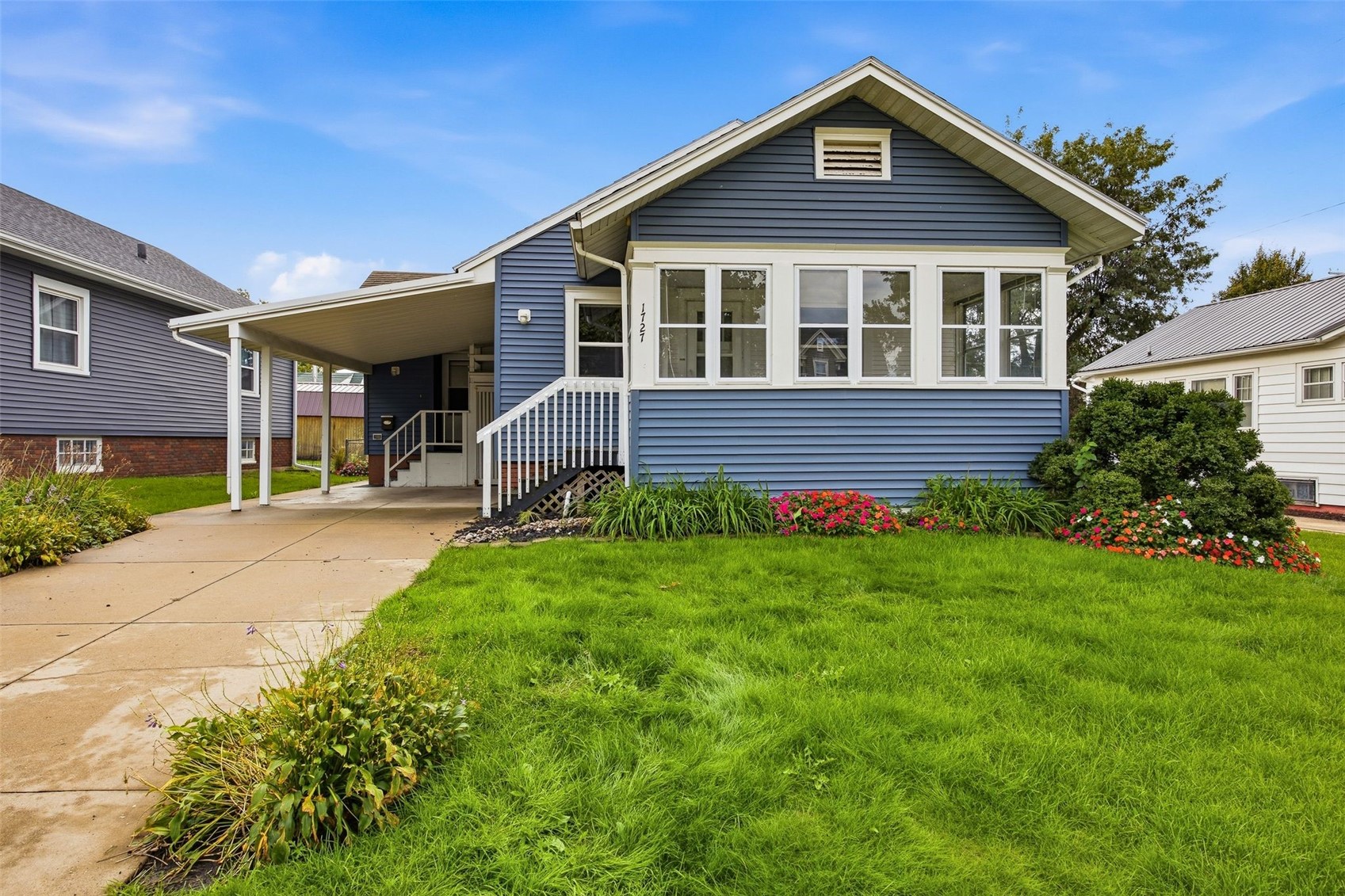 1727 Maple Drive NW Cedar Rapids IA 52405