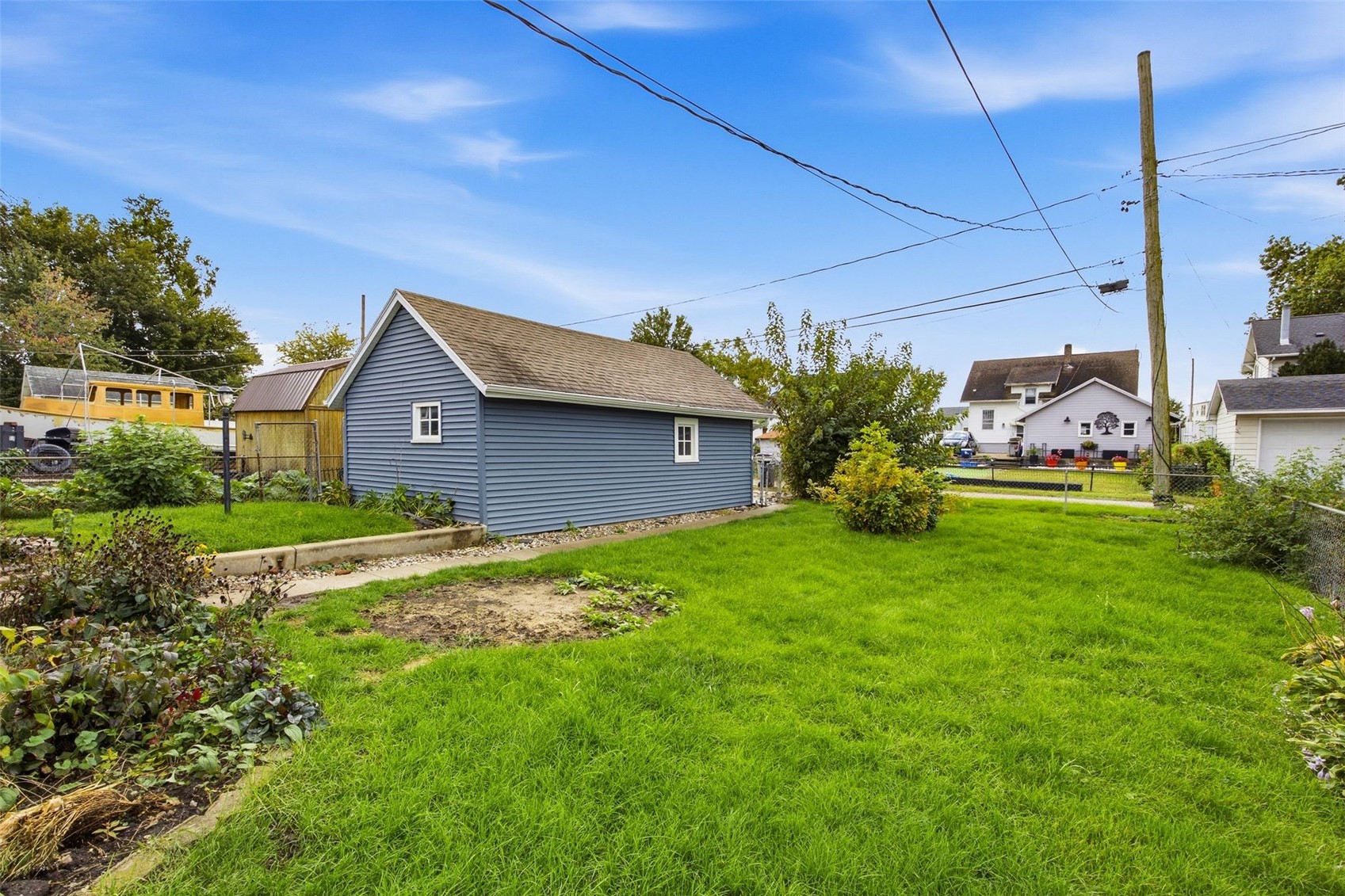 1727 Maple Drive NW Cedar Rapids IA 52405