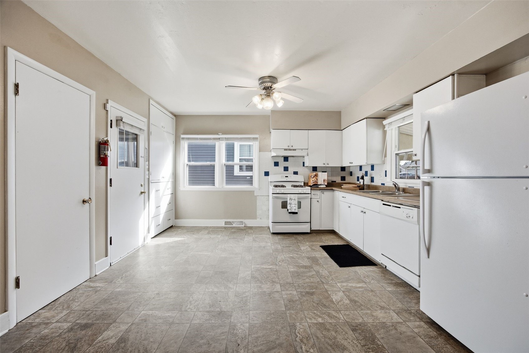 1727 Maple Drive NW Cedar Rapids IA 52405