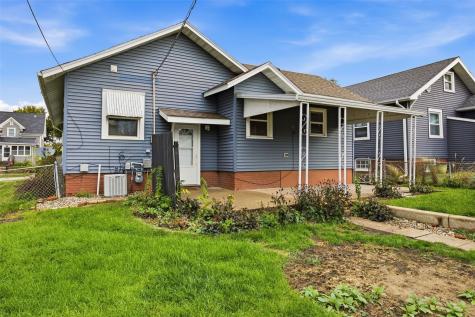 1727 Maple Drive NW Cedar Rapids IA 52405