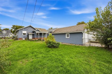 1727 Maple Drive NW Cedar Rapids IA 52405