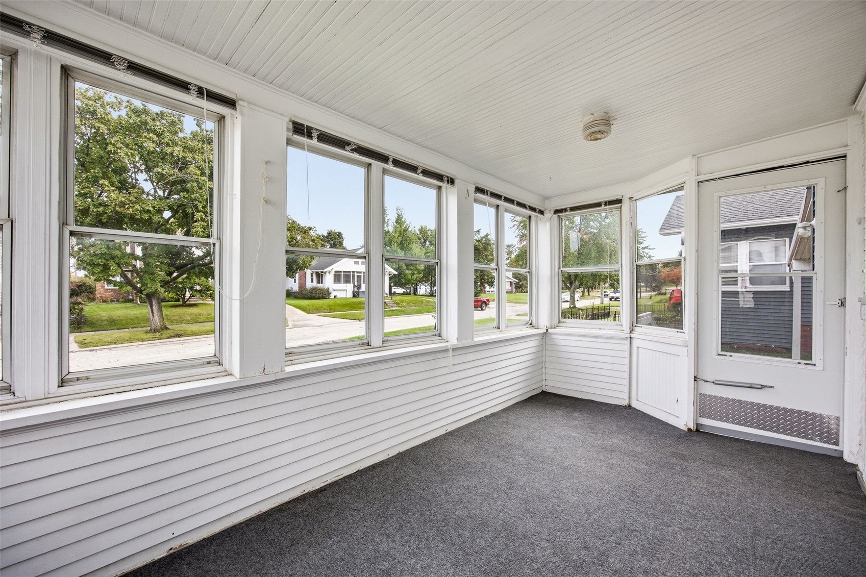 1727 Maple Drive NW Cedar Rapids IA 52405