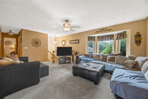 108 Richland Urbana IA 52345