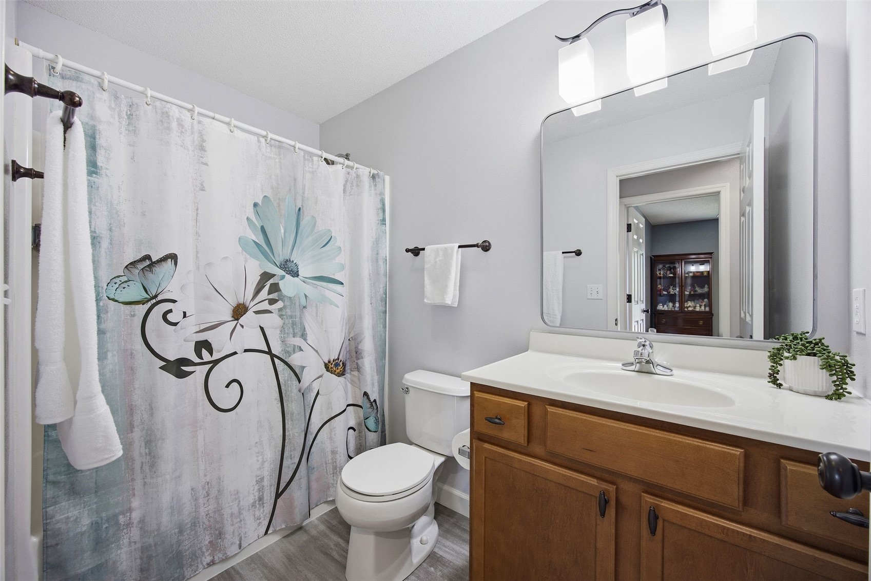 2113 Radcliffe Drive SW Cedar Rapids IA 52404