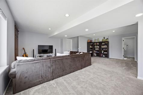 2113 Radcliffe Drive SW Cedar Rapids IA 52404