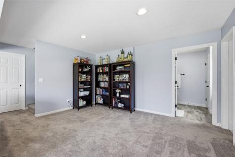 2113 Radcliffe Drive SW Cedar Rapids IA 52404