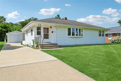 1131 29th Street NE Cedar Rapids IA 52402