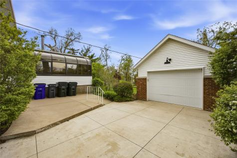 545 Knollwood Drive SE Cedar Rapids IA 52403