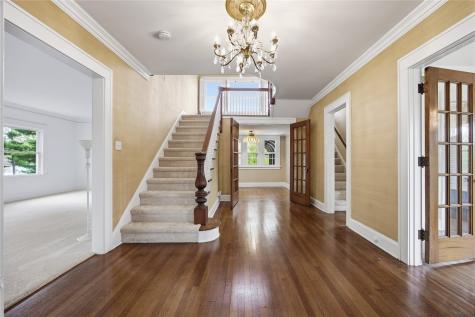 545 Knollwood Drive SE Cedar Rapids IA 52403