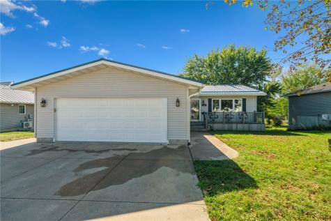 504 Prairie Hills Drive Central City IA 52214
