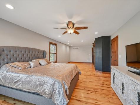 82 1st Street Court Atkins IA 52206