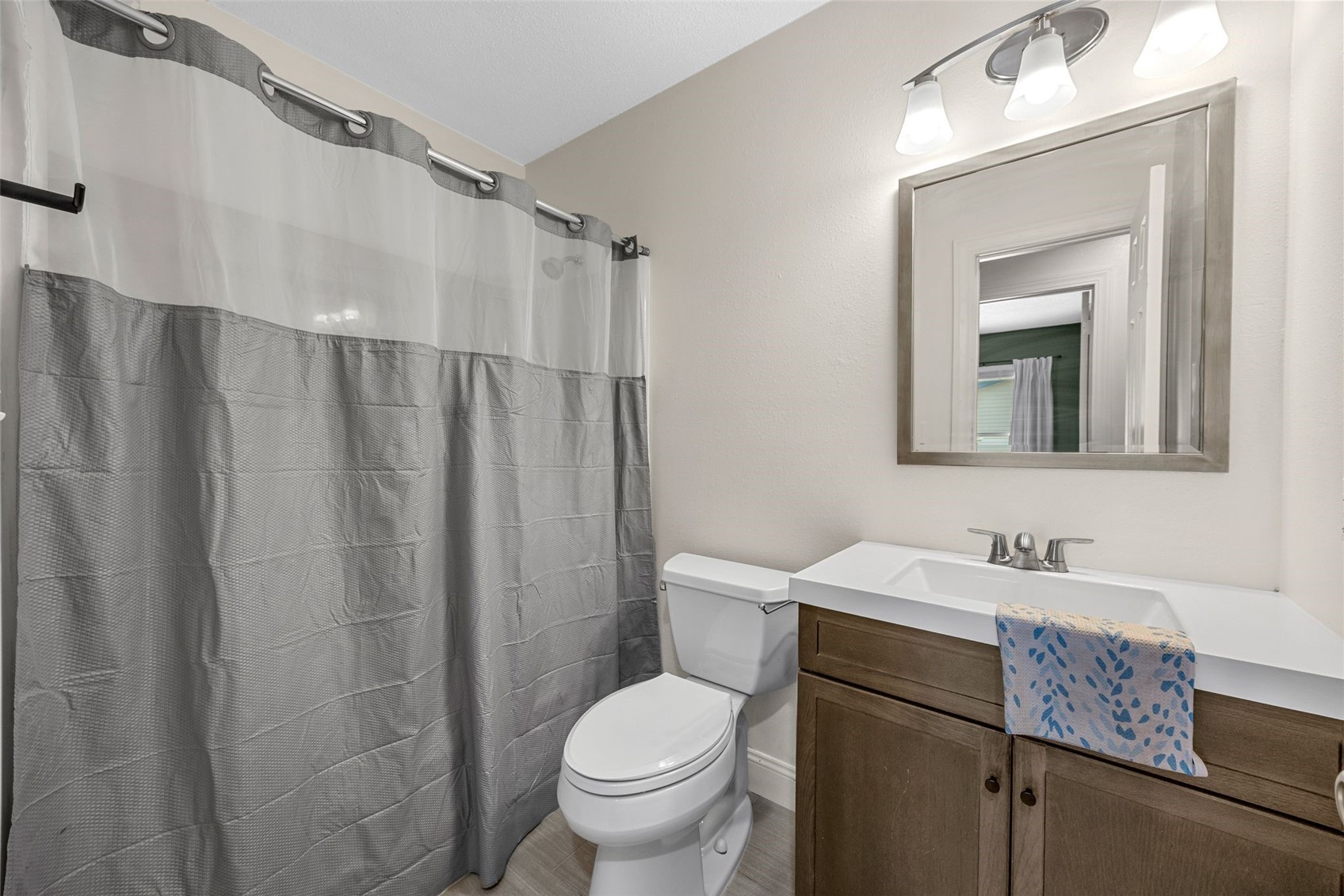 140 Carnaby Drive NE Cedar Rapids IA 52402