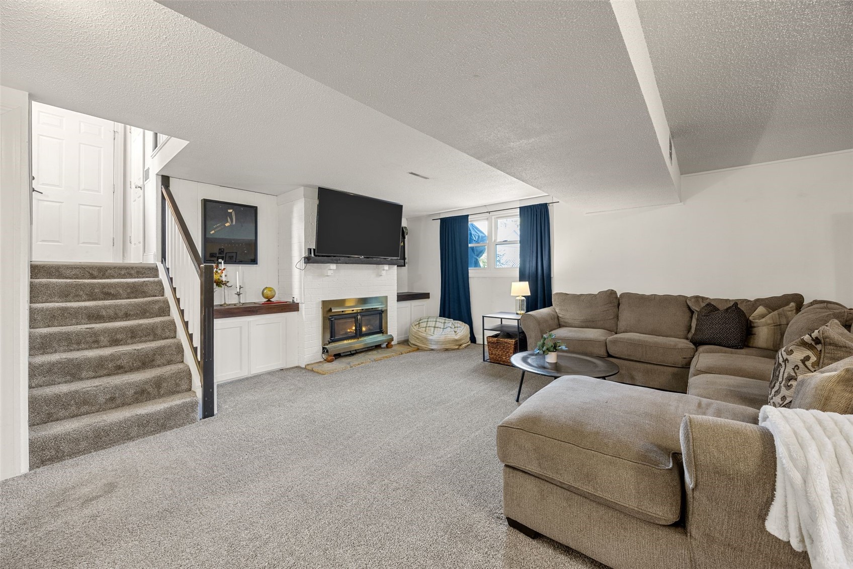 140 Carnaby Drive NE Cedar Rapids IA 52402