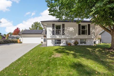 140 Carnaby Drive NE Cedar Rapids IA 52402