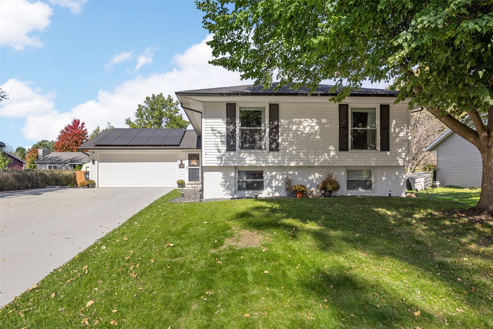140 Carnaby Drive NE Cedar Rapids IA 52402