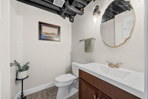 140 Carnaby Drive NE Cedar Rapids IA 52402