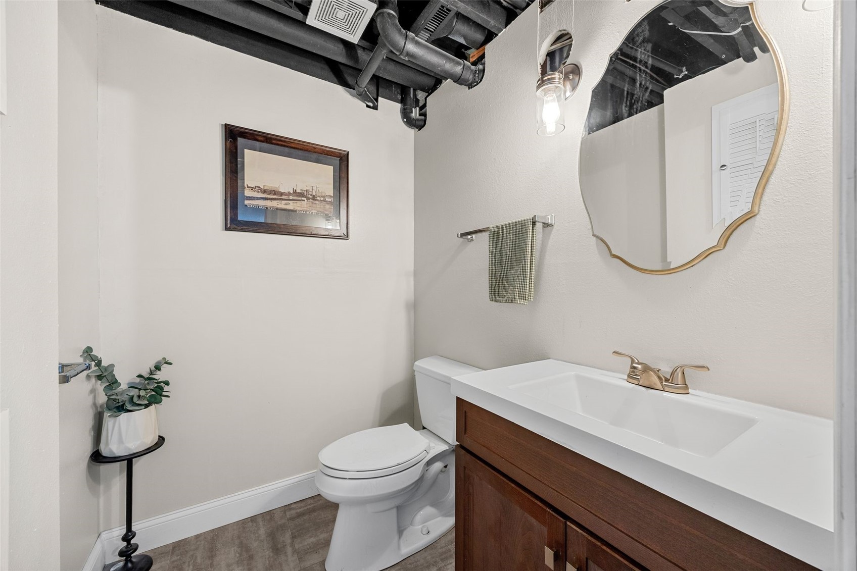 140 Carnaby Drive NE Cedar Rapids IA 52402
