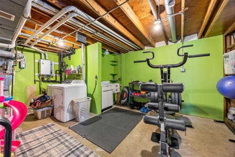 140 Carnaby Drive NE Cedar Rapids IA 52402