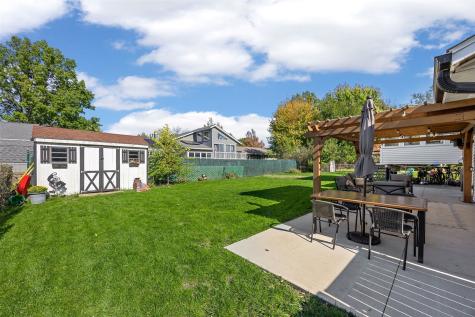 140 Carnaby Drive NE Cedar Rapids IA 52402