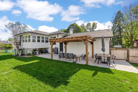 140 Carnaby Drive NE Cedar Rapids IA 52402