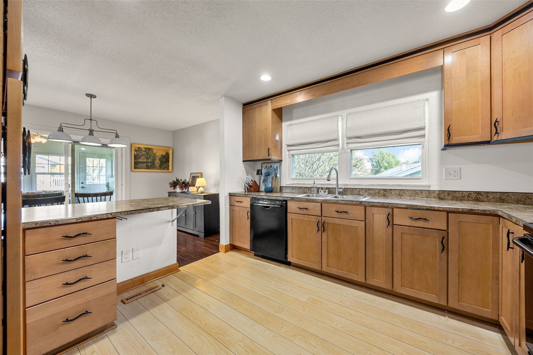 140 Carnaby Drive NE Cedar Rapids IA 52402