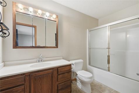 110 W 34th Avenue Marion IA 52302