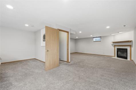 110 W 34th Avenue Marion IA 52302