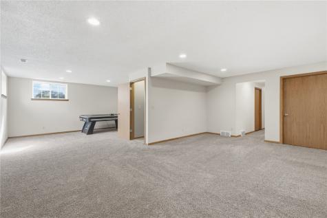 110 W 34th Avenue Marion IA 52302