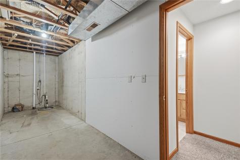 110 W 34th Avenue Marion IA 52302