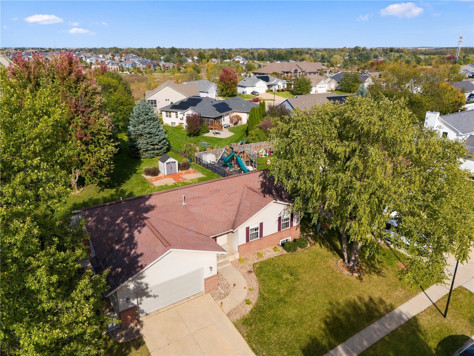 110 W 34th Avenue Marion IA 52302